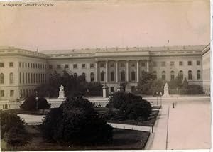 Imagen del vendedor de Berlin. Blick auf die Universitt? a la venta por Antiquariat Gnter Hochgrebe