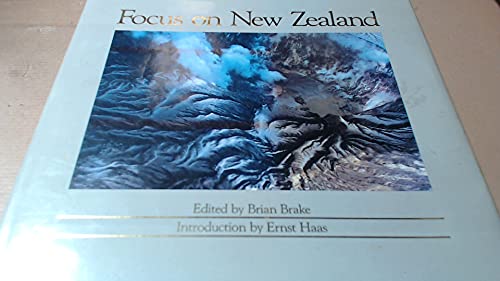 9780002175722: Focus on New Zealand