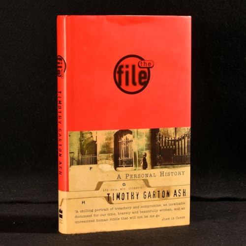 Imagen de archivo de The file: A personal history a la venta por Zoom Books Company