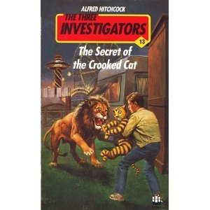 Imagen de archivo de Secret of the Crooked Cat: 13 (Three Investigators Mysteries S.) a la venta por WorldofBooks