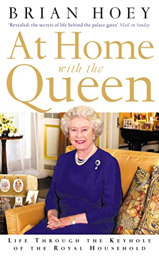 Imagen de archivo de At Home With the Queen a la venta por Blackwell's