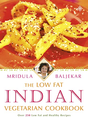 Imagen de archivo de The Low-Fat Indian Vegetarian Cookbook: Over 250 Low-fat and Healthy Recipes a la venta por WorldofBooks