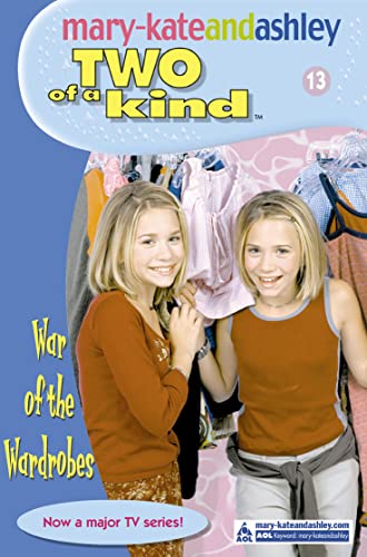 Imagen de archivo de War Of The Wardrobes (Two Of A Kind, Book 13) a la venta por WorldofBooks