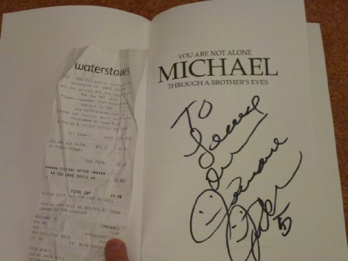 Imagen de archivo de You Are Not Alone: Michael, Through a Brother's Eyes a la venta por AwesomeBooks