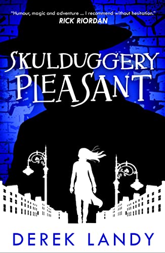 Imagen de archivo de Skulduggery Pleasant (Skulduggery Pleasant, Book 1) a la venta por Half Price Books Inc.