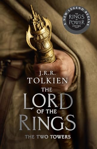 Beispielbild fr The Two Towers: Discover Middle-earth in the Bestselling Classic Fantasy Novels before you watch 2022's Epic New Rings of Power Series: Book 2 (The Lord of the Rings) zum Verkauf von WorldofBooks