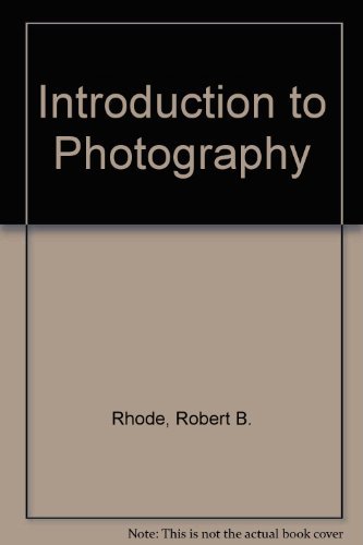 Imagen de archivo de Introduction to Photography a la venta por Foggypaws