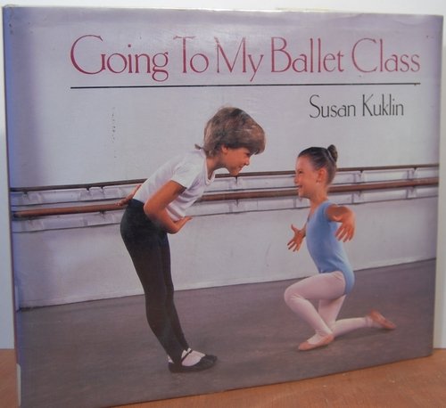 Imagen de archivo de Going to My Ballet Class a la venta por Ergodebooks