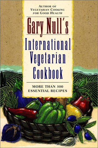 Imagen de archivo de Gary Null's International Vegetarian Cookbook a la venta por Gulf Coast Books
