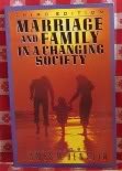 Marriage and family in a changing society (9780029144718) by James M. Henslin