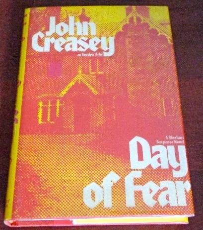 Beispielbild fr Day of Fear (A Rinehart Suspense Novel) zum Verkauf von Wonder Book