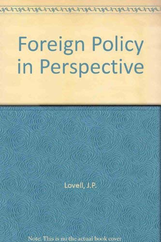 Imagen de archivo de Foreign Policy in Perspective: Strategy, Adaptation, Decision Making a la venta por BookDepart