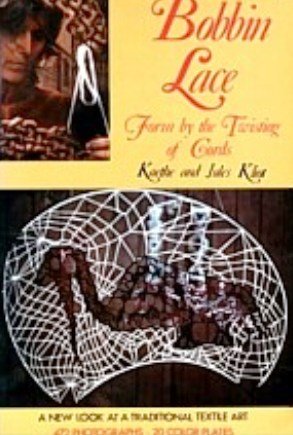 Beispielbild fr Bobbin Lace: Form by the Twisting of Cords (Creative Arts & Crafts S.) zum Verkauf von WorldofBooks