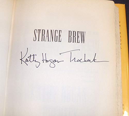 Beispielbild fr Strange Brew (Callahan Garrity Mysteries) zum Verkauf von Ergodebooks