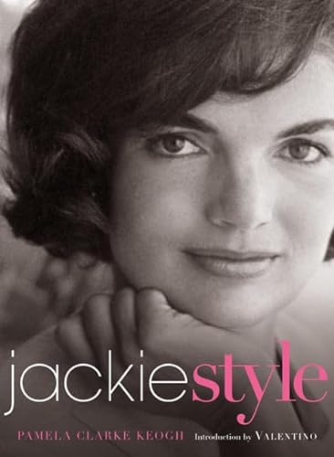 Imagen de archivo de Jackie Style. Introduction by Valentino a la venta por Casa del Libro A Specialty Bookstore