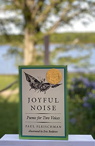 Beispielbild fr Joyful Noise: Poems for Two Voices (Charlotte Zolotow Book) zum Verkauf von SecondSale