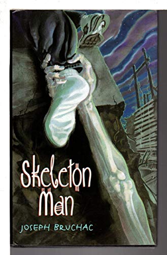 Imagen de archivo de Skeleton Man a la venta por Better World Books