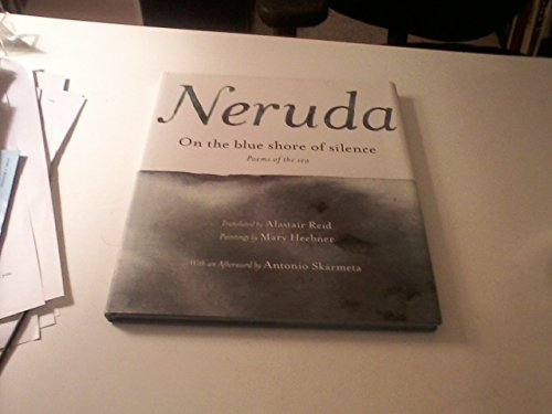 Beispielbild fr On the Blue Shore of Silence a la Orilla Azul Del Silencio (Spanish Edition) : Poemas Frente Al Mar (Bilingual) zum Verkauf von Better World Books