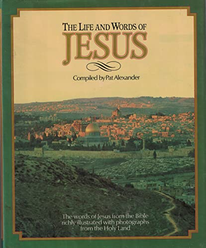 9780060652555: The Life and Words of Jesus