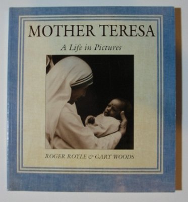 Imagen de archivo de Mother Teresa: A Life in Pictures a la venta por ThriftBooks-Atlanta