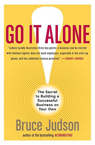 Beispielbild fr Go It Alone! : The Secret to Building a Successful Business on Your Own zum Verkauf von Better World Books