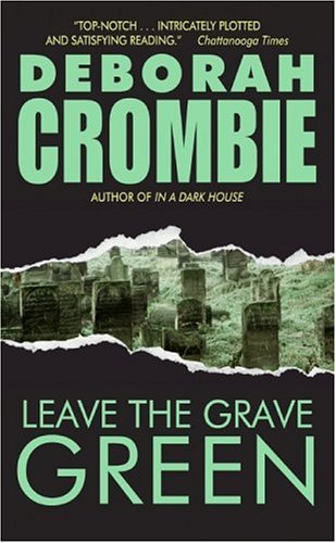 9780060789558: Leave the Grave Green