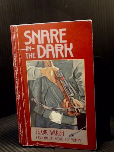 Imagen de archivo de Snare in the dark (Perennial library) a la venta por The Book Garden