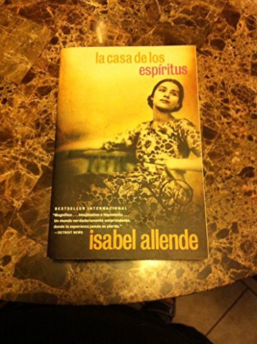 Stock image for La Casa de los Esp?ritus (Spanish Edition) for sale by Front Cover Books