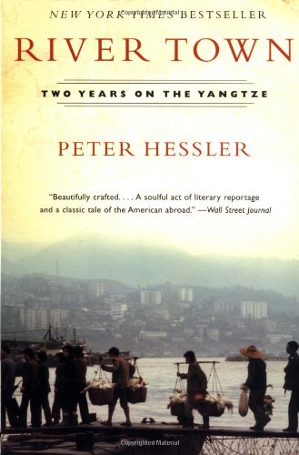 Imagen de archivo de River Town : Two Years on the Yangtze a la venta por Better World Books: West