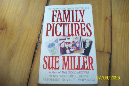 Beispielbild fr Family Pictures zum Verkauf von Wonder Book