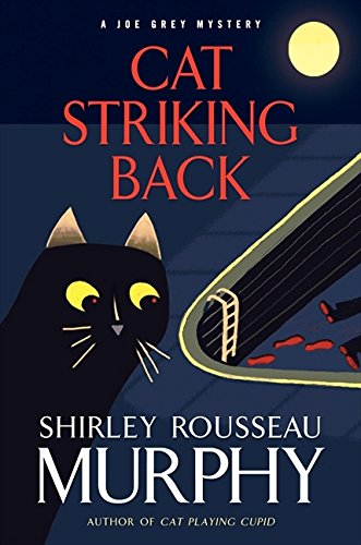 9780061123993: Cat Striking Back: A Joe Grey Mystery