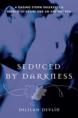 Beispielbild fr Seduced By Darkness (Dark Realm, Book 2) zum Verkauf von Decluttr
