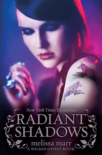 9780061659249: Radiant Shadows (Wicked Lovely, 4)