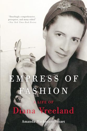 Beispielbild fr Empress of Fashion : A Life of Diana Vreeland zum Verkauf von Better World Books