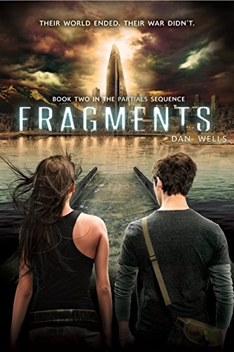 9780062071071: Fragments (Partials Sequence, 2)