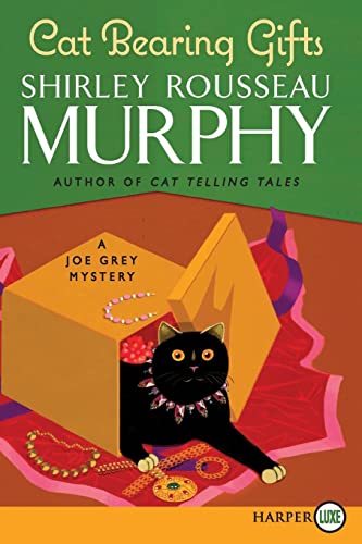 9780062201409: Cat Bearing Gifts: A Joe Grey Mystery