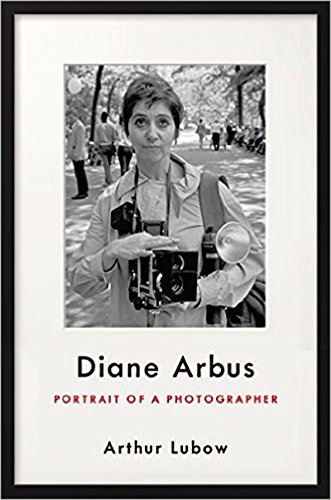 Beispielbild fr Diane Arbus: Portrait of a Photographer zum Verkauf von ZBK Books