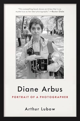 Beispielbild fr Diane Arbus : Portrait of a Photographer zum Verkauf von Better World Books