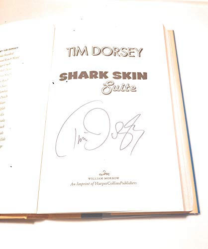Imagen de archivo de Shark Skin Suite: A Novel (Serge Storms, 19) a la venta por Gulf Coast Books