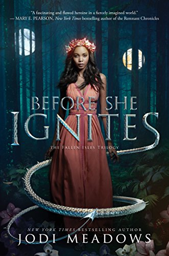 Imagen de archivo de Before She Ignites (Fallen Isles, 1) a la venta por Orion Tech