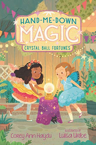 Imagen de archivo de Hand-Me-Down Magic #2: Crystal Ball Fortunes a la venta por Better World Books