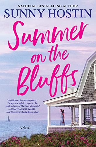 Imagen de archivo de Summer on the Bluffs: A Novel (Summer Beach, 1) a la venta por Goodwill of Colorado