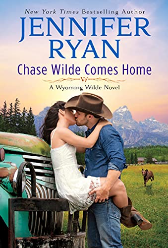 Stock image for Chase Wilde Comes Home: A Wyoming Wilde Novel (Wyoming Wilde, 1) for sale by SecondSale