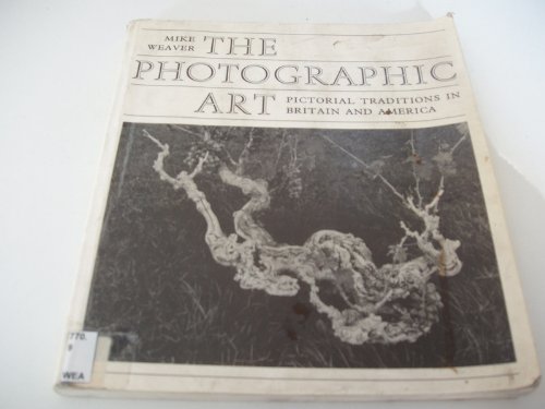 Imagen de archivo de The Photographic Art: Pictorial Traditions in Britain and America (ICON EDITIONS) a la venta por Wonder Book