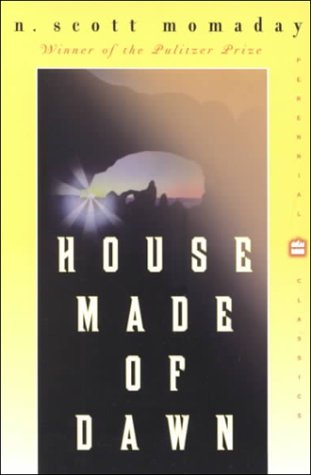 Beispielbild fr House Made of Dawn zum Verkauf von ThriftBooks-Atlanta