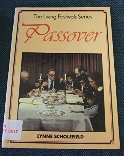 9780080278681: Passover (The Living Festivals Series)