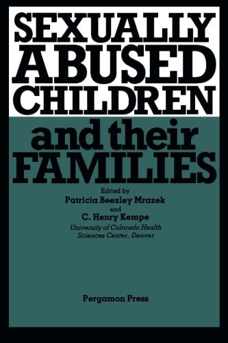 Imagen de archivo de Sexually Abused Children and Their Families a la venta por Bingo Books 2