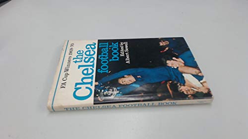 9780091033200: The Chelsea football book