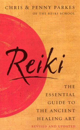 Beispielbild fr Reiki: The Essential Guide to the Ancient Healing Art zum Verkauf von MusicMagpie