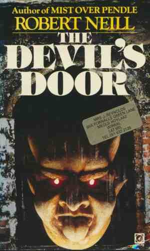 9780099254201: Devil's Door